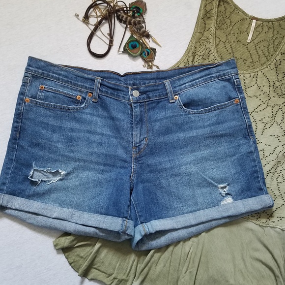 Levi's Pants - Levi's distressed jean shorts roll up hem blue 33